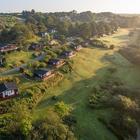 Timber Hill Self Catering Cedar Lodges Broad Haven Exterior foto