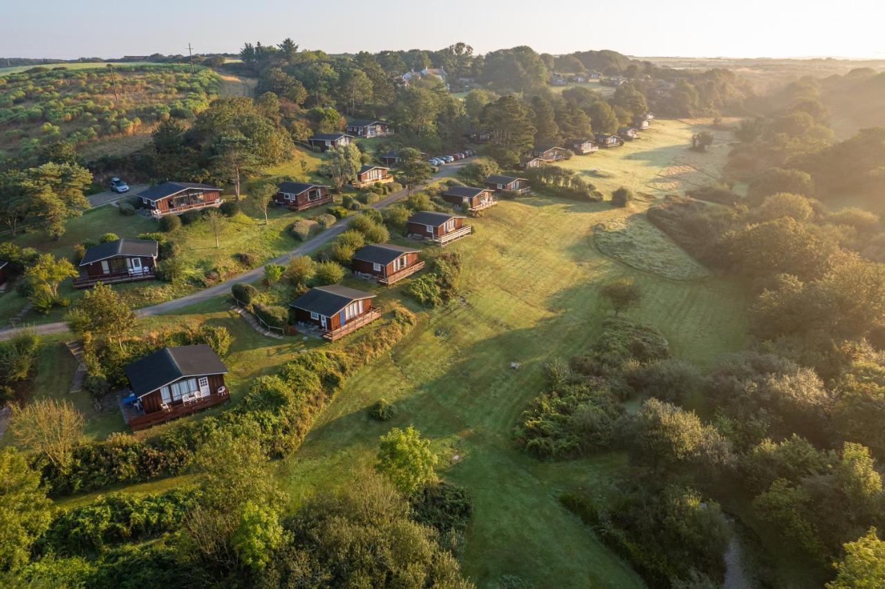 Timber Hill Self Catering Cedar Lodges Broad Haven Exterior foto