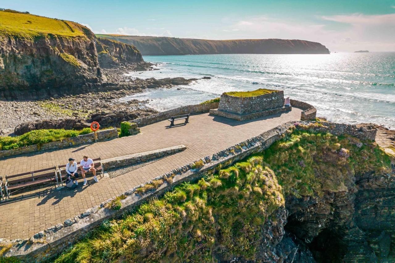 Timber Hill Self Catering Cedar Lodges Broad Haven Exterior foto