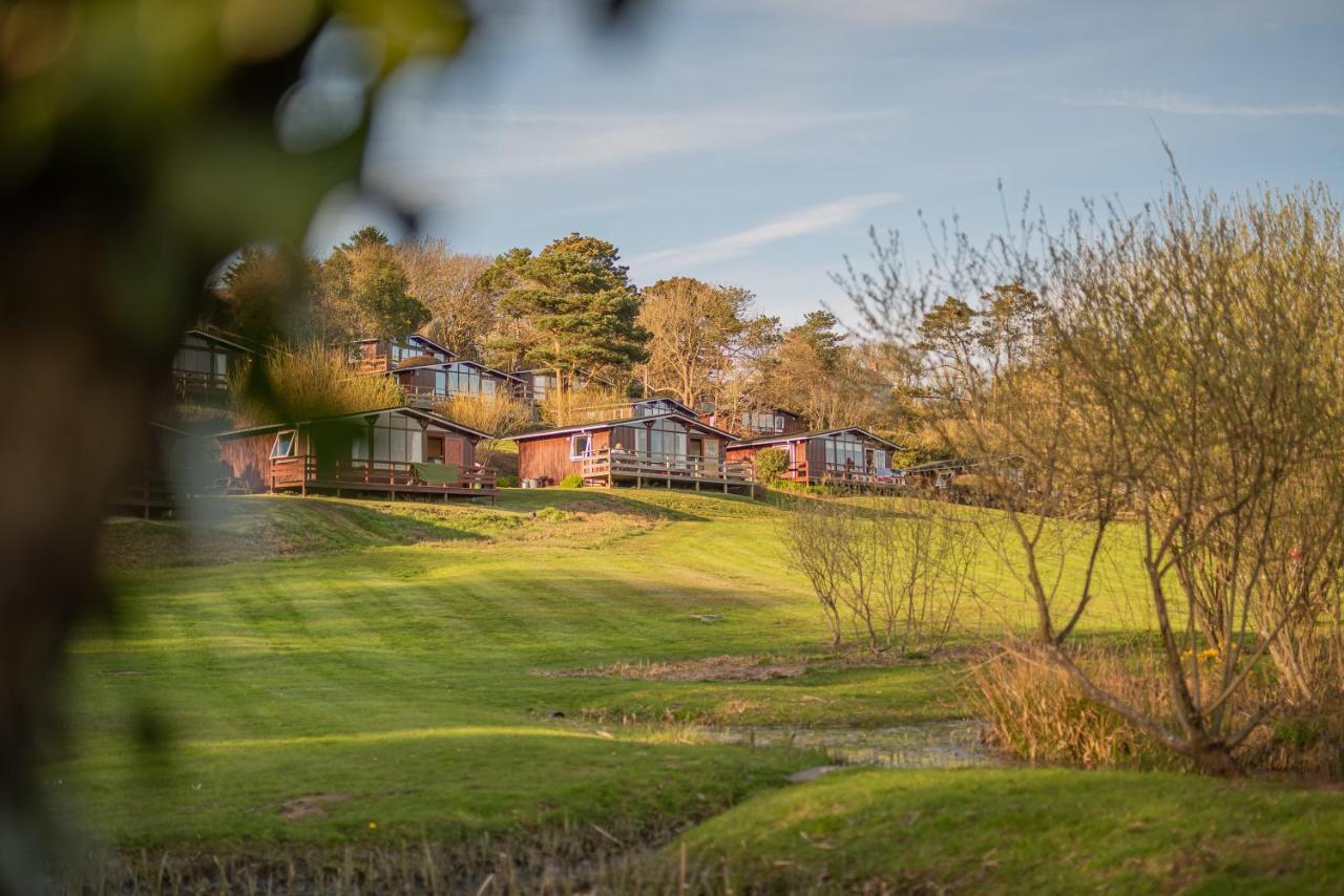 Timber Hill Self Catering Cedar Lodges Broad Haven Exterior foto