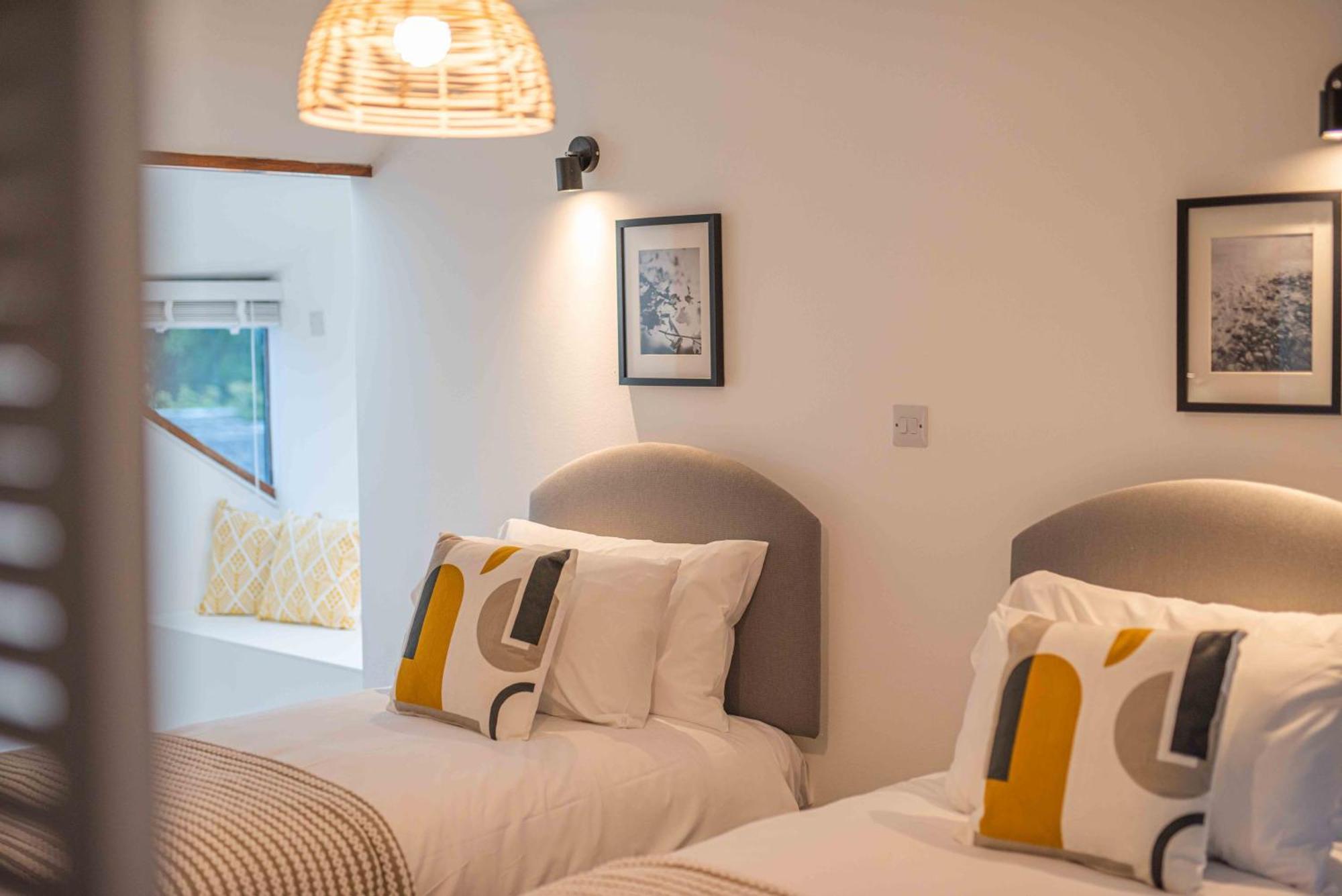 Timber Hill Self Catering Cedar Lodges Broad Haven Quarto foto