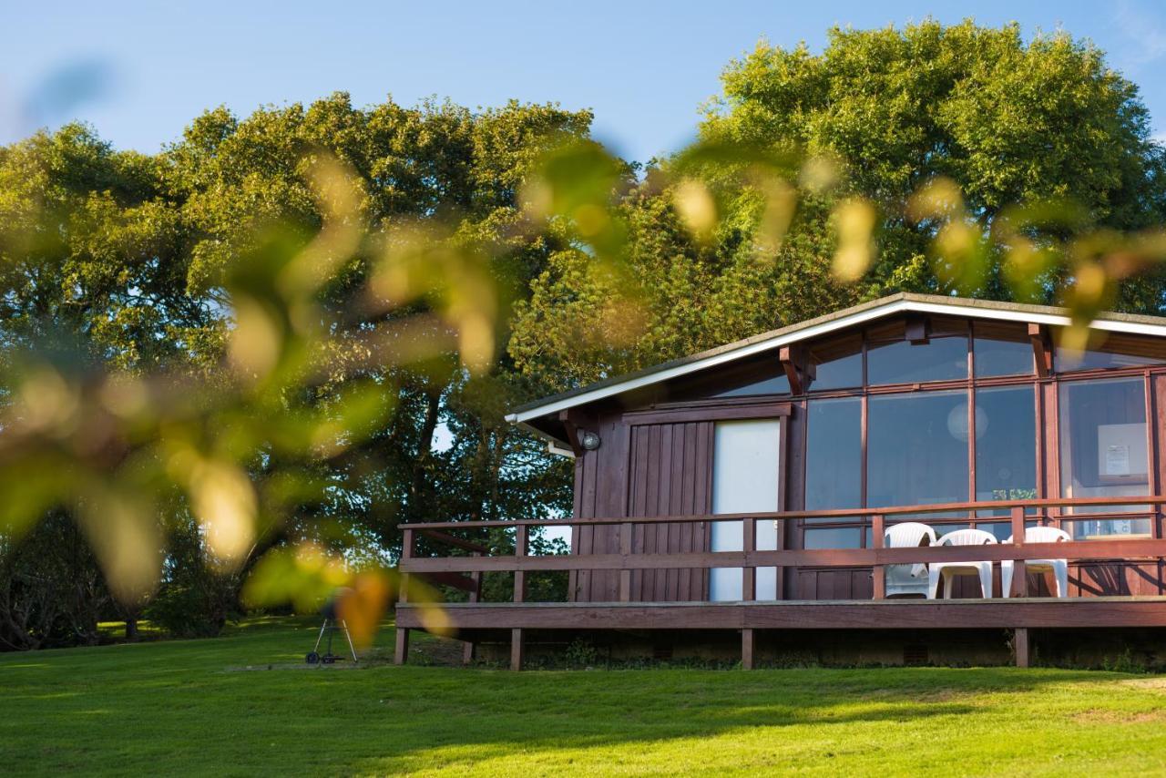 Timber Hill Self Catering Cedar Lodges Broad Haven Exterior foto